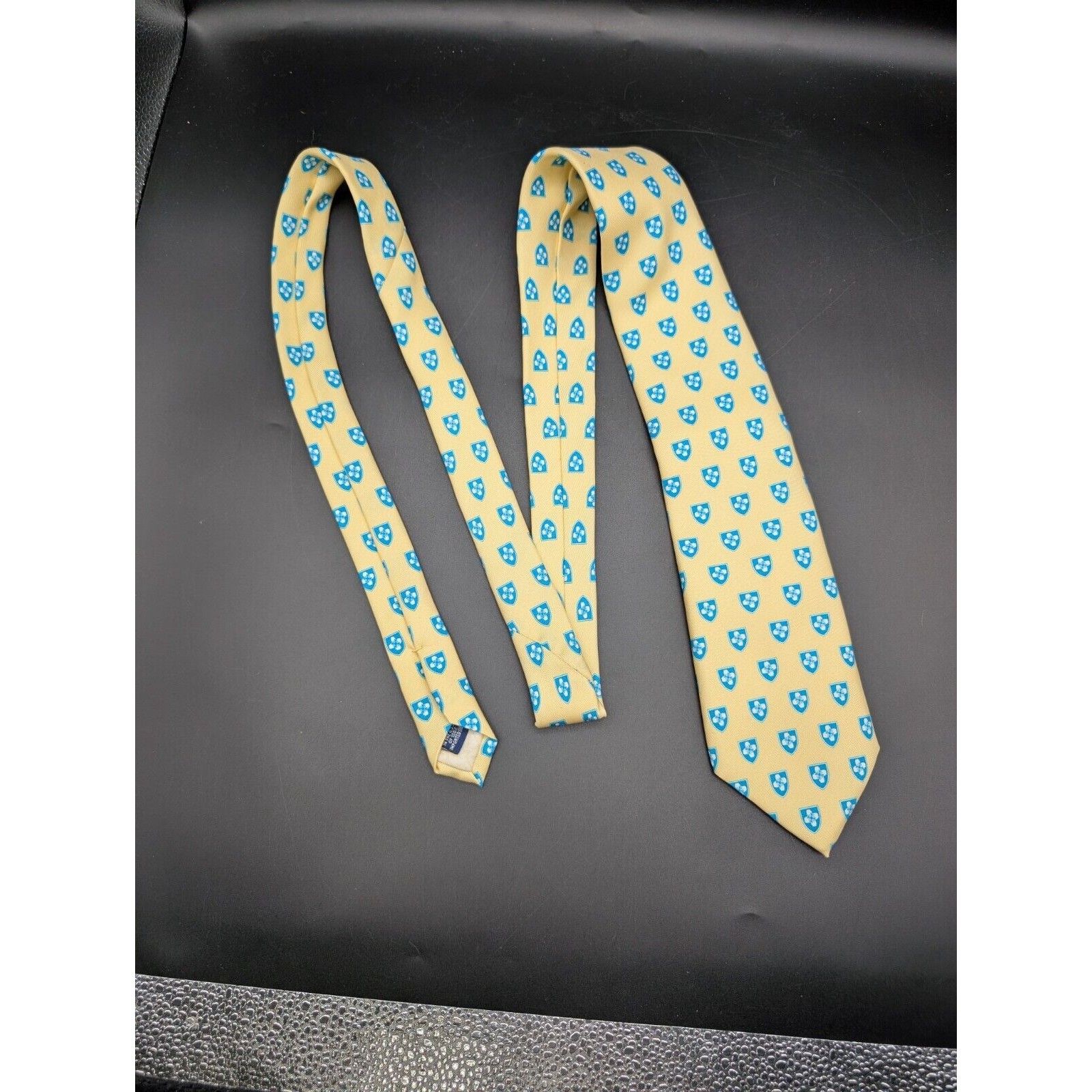 Vineyard Vines Tie Custom Spaulding Rehabilitation Hospital Yellow Blue Rare